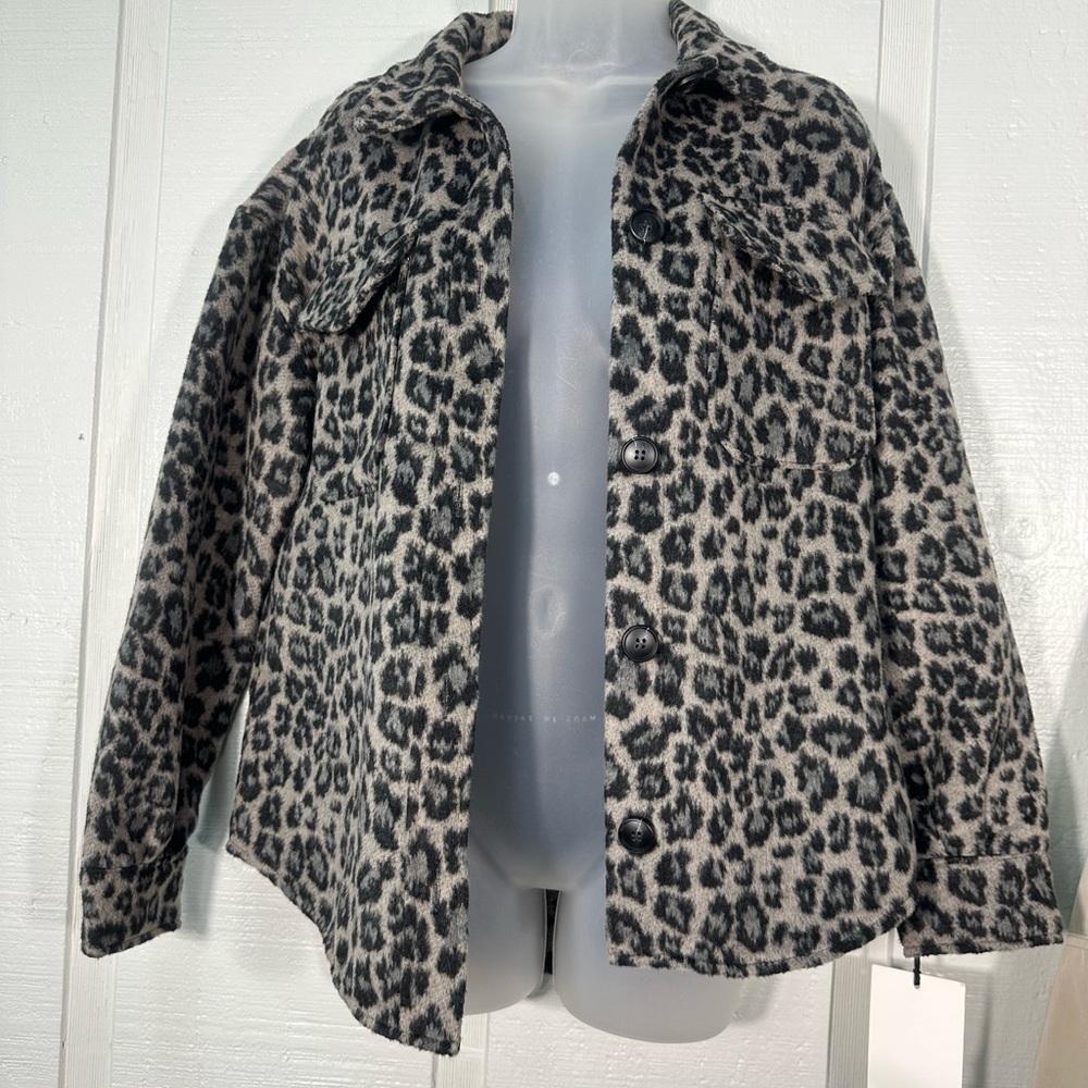 Bagatelle Gray Animal Print Wool Button Down Shacket Size XS EUC - Picture 2 of 8